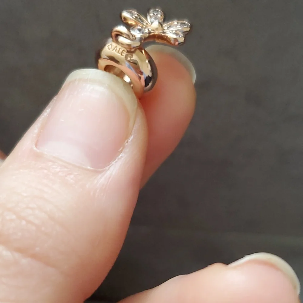 Pandora Dazzling Daisy dangle charm - Picture 6 of 6